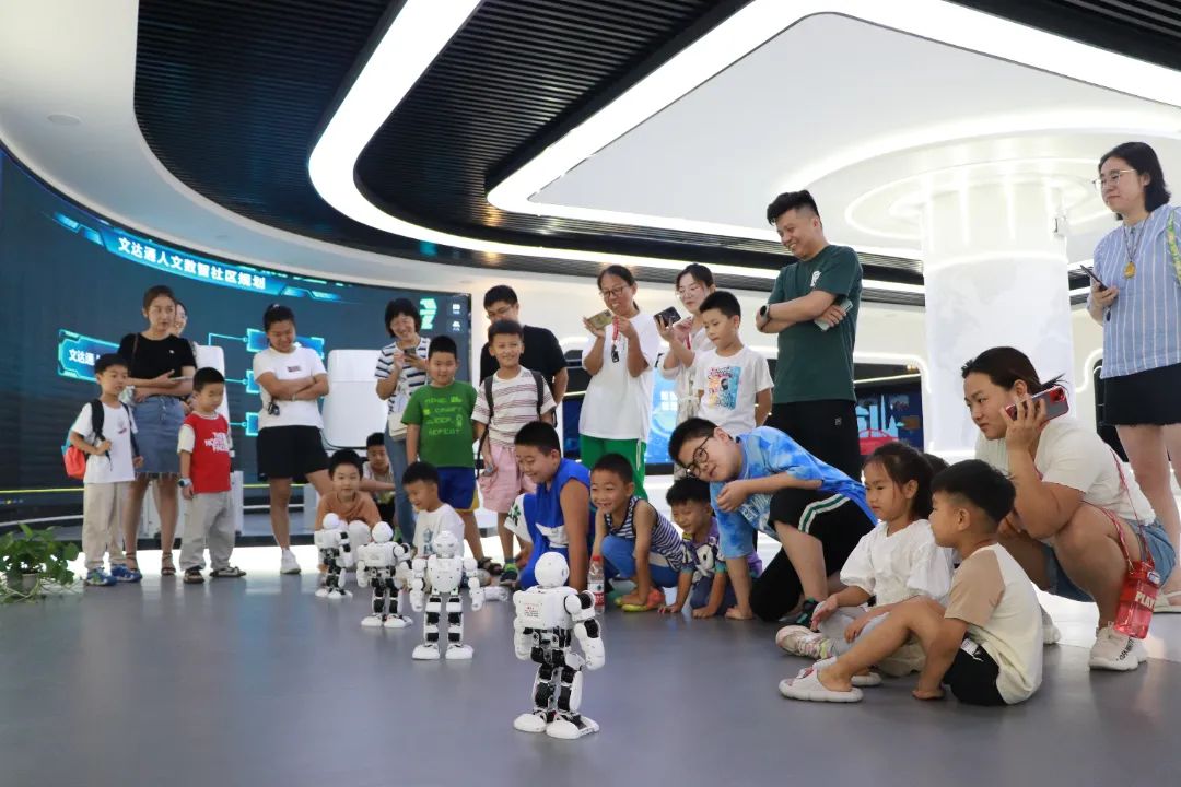 知無(wú)央，愛無(wú)疆丨科普研學(xué)，走進(jìn)文達(dá)通股份數(shù)字城市展館
